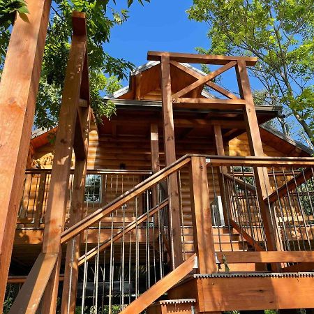 Cricket Hill Treehouse By Amish Country Lodging Millersburg Kültér fotó